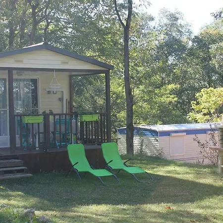 Camping De Montmaurin